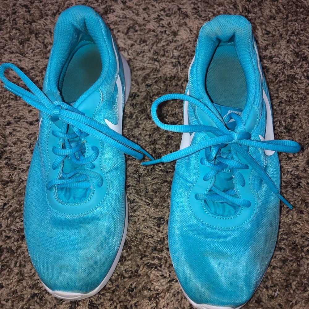 Nike tennis shoes